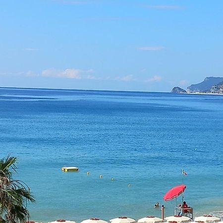 Tramonto Sul Mare - Sea Suite Savona Kültér fotó