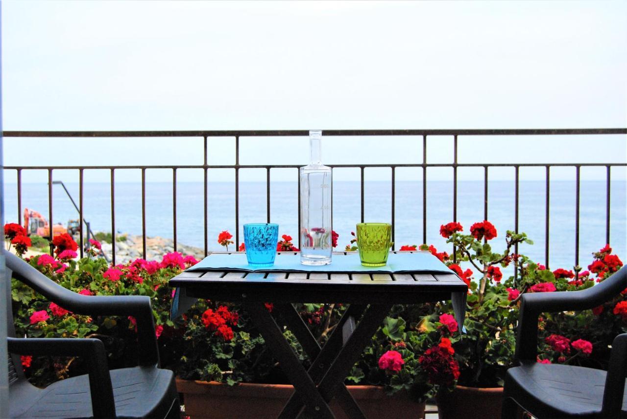 Tramonto Sul Mare - Sea Suite Savona Kültér fotó