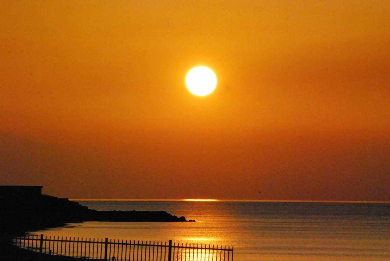 Tramonto Sul Mare - Sea Suite Savona Kültér fotó