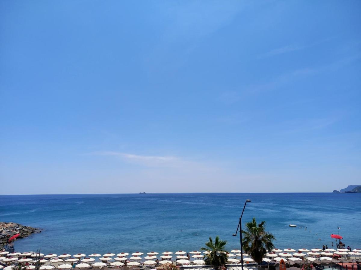 Tramonto Sul Mare - Sea Suite Savona Kültér fotó