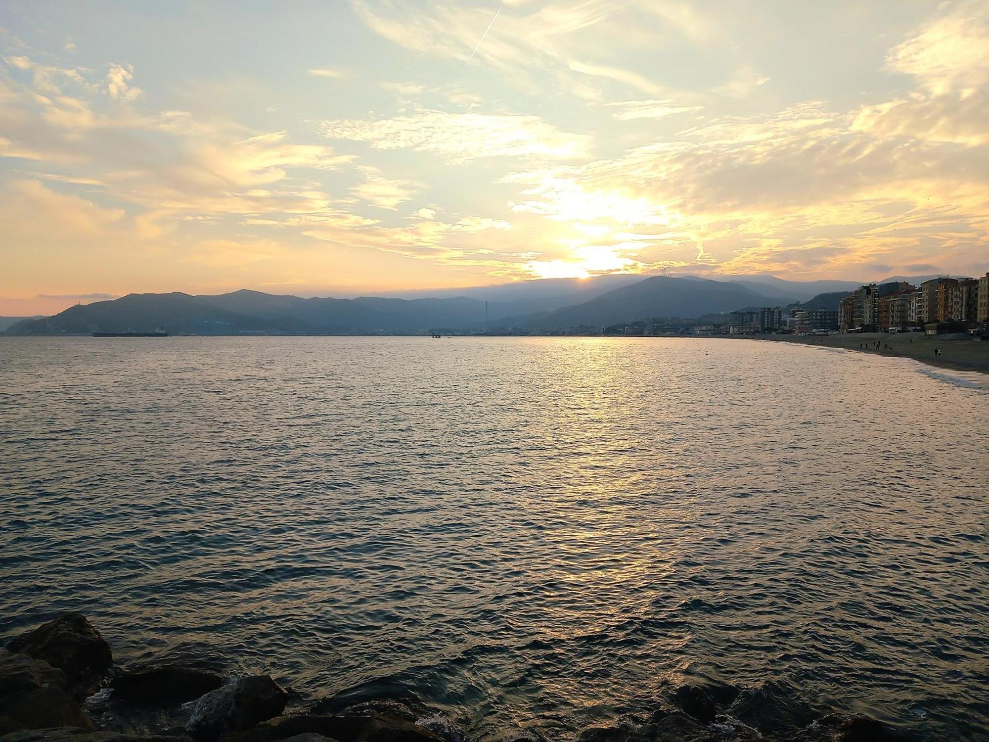 Tramonto Sul Mare - Sea Suite Savona Kültér fotó
