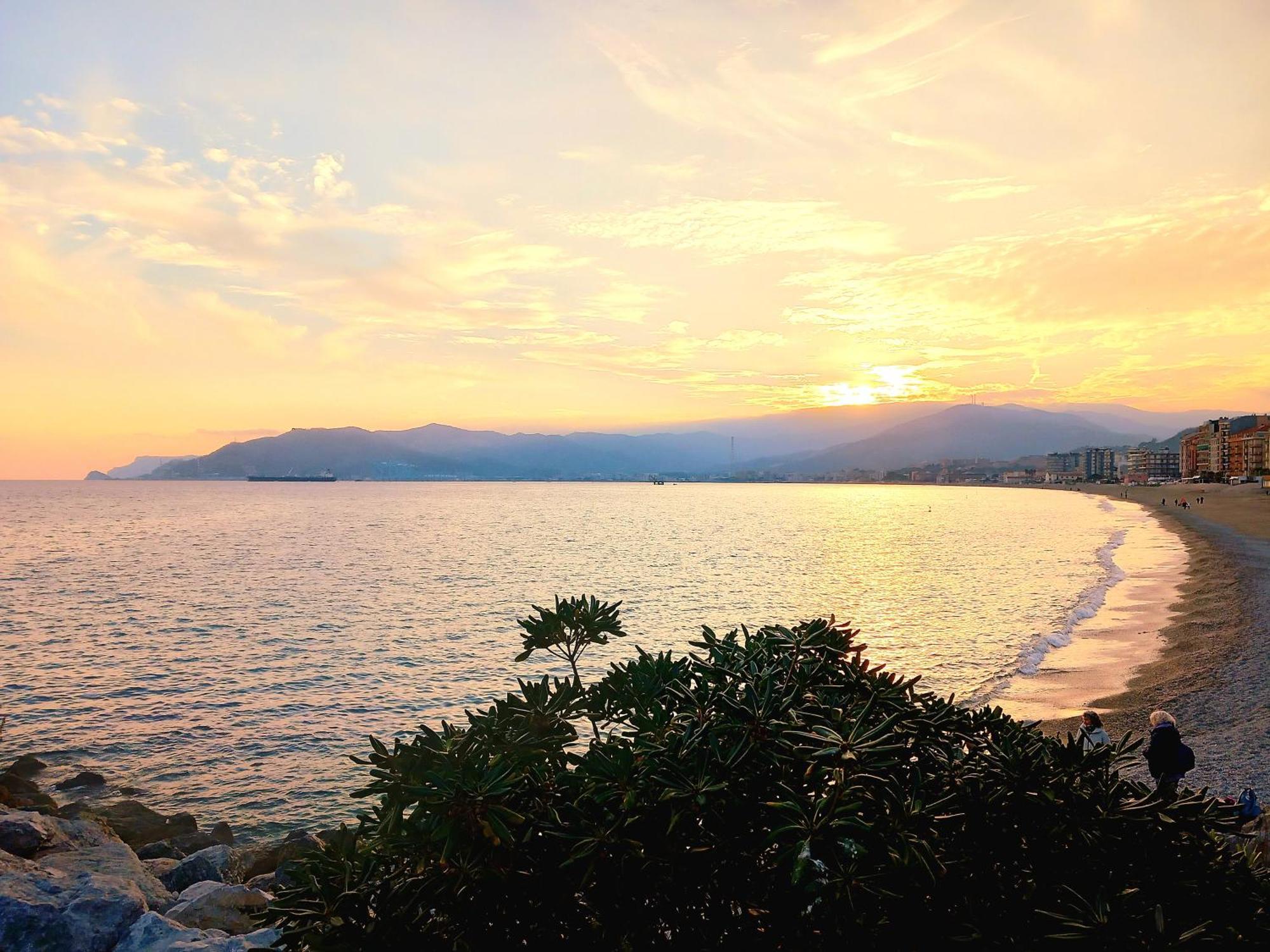 Tramonto Sul Mare - Sea Suite Savona Kültér fotó