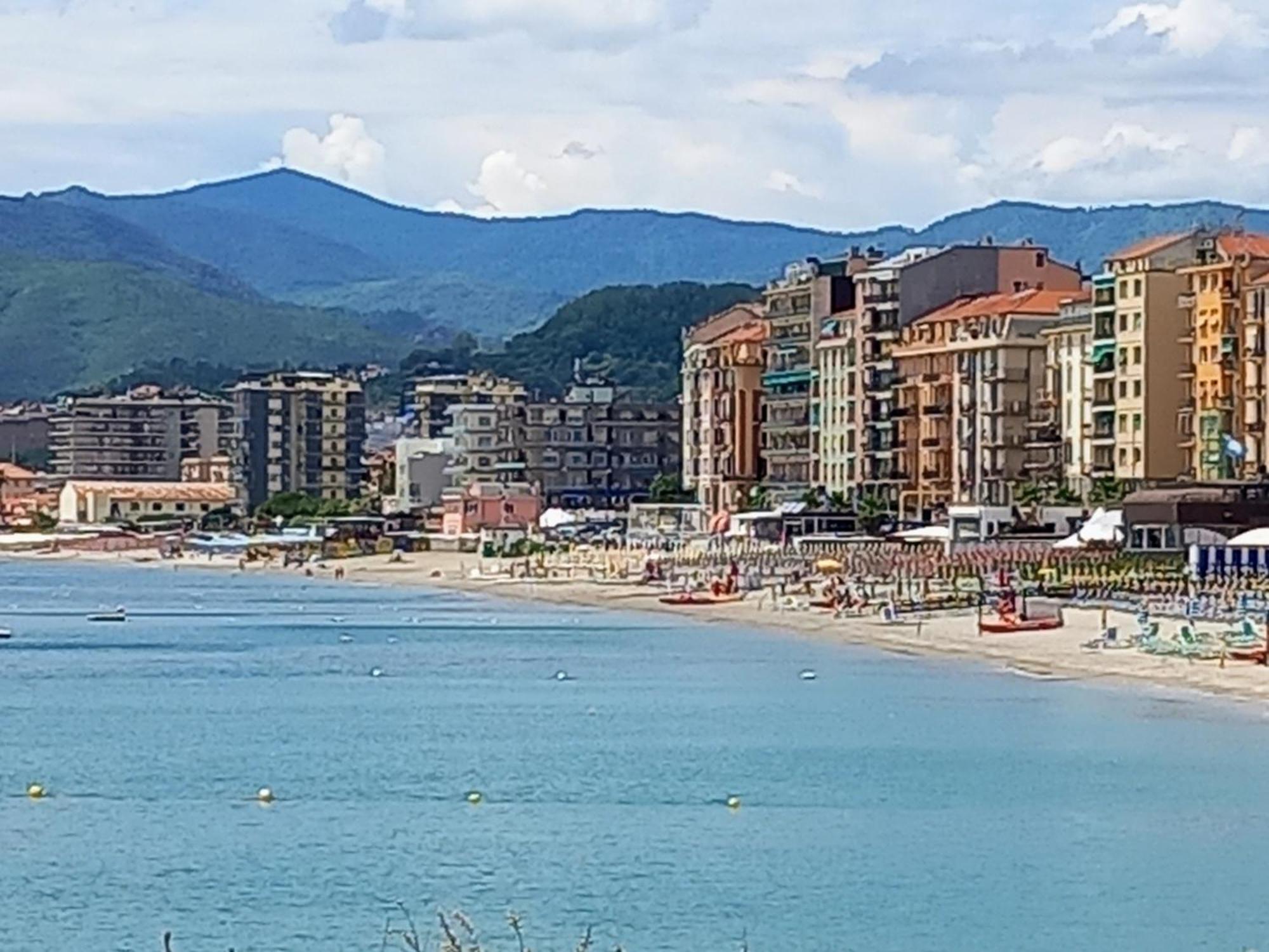 Tramonto Sul Mare - Sea Suite Savona Kültér fotó