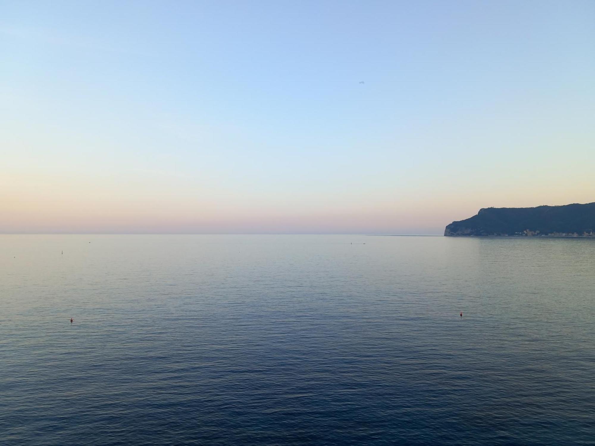 Tramonto Sul Mare - Sea Suite Savona Kültér fotó
