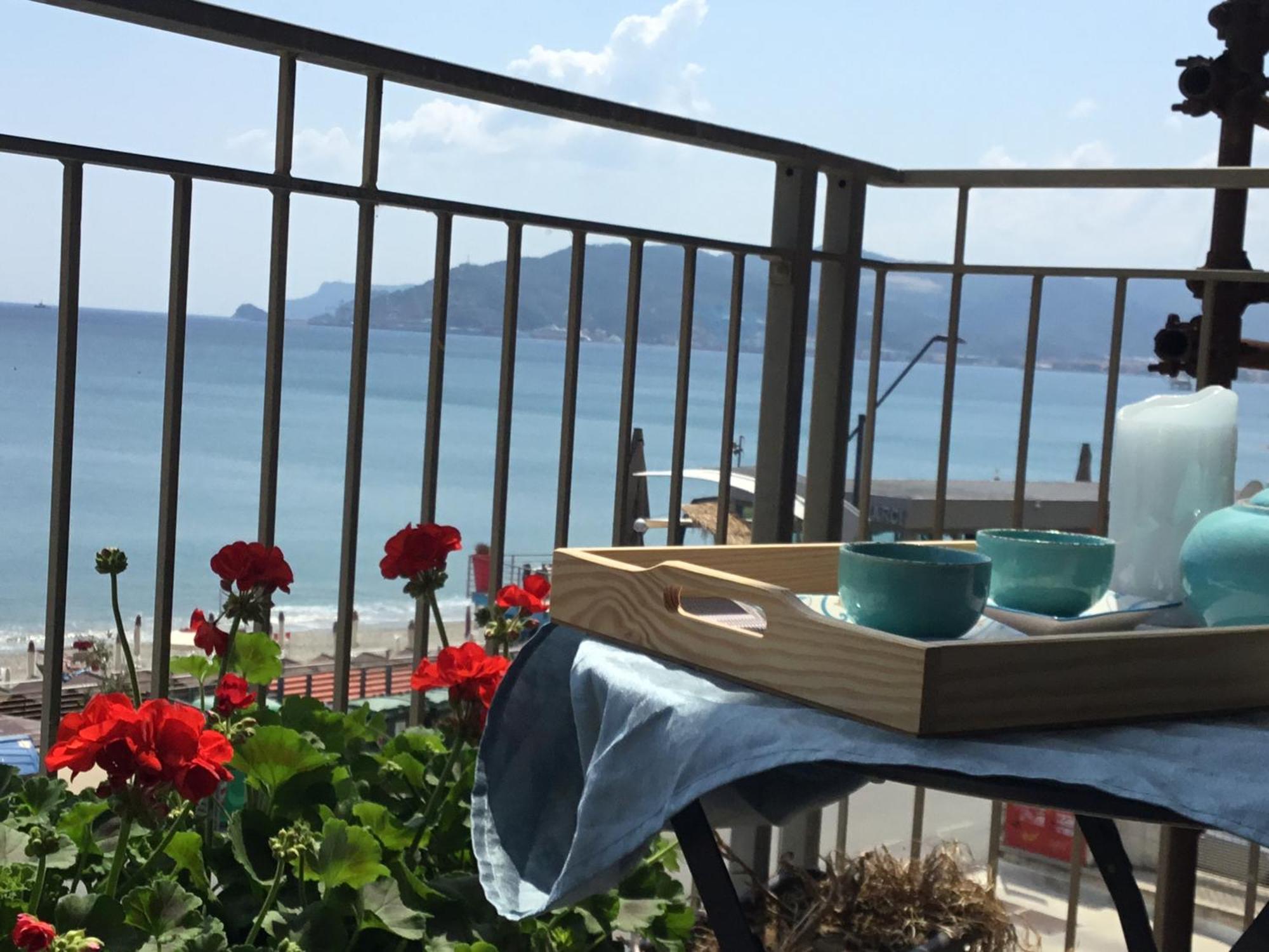 Tramonto Sul Mare - Sea Suite Savona Kültér fotó